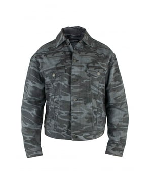 Cazadora vaquera gris de manga larga de Balenciaga.Estampado de camuflaje.Cierre delantero de botones.Dos bolsillos con solapa en el pecho.Bolsillos laterales.100% algodón. Made in Italy.