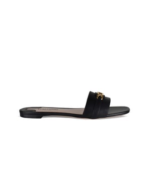 Whitney Tom Ford Sandalen aus schwarzem Leder.Goldene Kettenglieder auf der Vorderseite.Offene runde Spitze.Sohle aus Leder.Made in Italy.