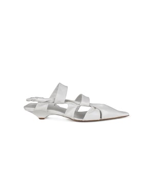 Sandalias Bottega Veneta BV Point en piel blanca.Zapatos de tiras.Puntera en punta.Tacón ligeramente cerrado de 3 cm.Suela de cuero marrón.Made in Italy.
