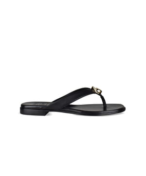 Sandalias Givenchy de piel negra.Detalle metálico dorado en la tira.Tira en la lengüeta.Made in Italy.