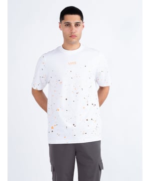 This stylish, paint splatter tee from LUKE is sure to be your go to this season. Cut to a relaxed fit, it is styled with a soft rib crew neck for all day comfort and features a LUKE EST. 1977 text print at the centre of the chest.