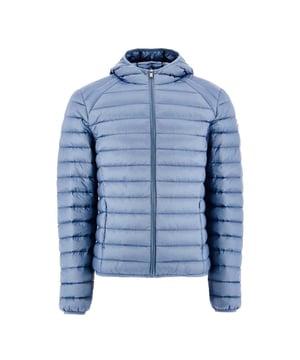 Heren JOTT Nico Lightweight Puffer Jacket in gewassen blauw.(Her)ontdek het iconische NICO donsjack met capuchon, een van de bestsellers van het merk, dit seizoen in een nieuwe reeks ultra-trendy kleuren. Het moeilijkste zal zijn om er maar één uit te kiezen! - Waterafstotend satijnachtig gewatteerd materiaal- RDS-gecertificeerde dons- en verenvulling- Aansluitend model- Capuchon- 2 onzichtbare zijzakken- Contrasterende binnennaden- Origineel vilten logo op de linkermouw- Inpakbaar- Hoofdmateriaal: 100% polyamide.  Voering: 100% polyamide.  Vulling: 90% dons 10% veren - Ref: PF23MDOW01-182