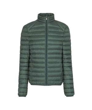 Heren JOTT Mat Lightweight Puffer Jacket in celadon green.Deze dunne en lichte heren donsjas MAT beschermt je tegen wind en kou dankzij de vulling van veren en dons. Dit jack met lange mouwen heeft 2 onzichtbare zakken met rits en een ritssluiting aan de voorkant. Thermische isolatie: licht- Waterafstotend- Verantwoordelijk dons- Hoofdmateriaal: 100% Polyamide.  Voering: 100% polyamide.  Vulling: 90% dons 10% veren - Ref: PF23MDOW02-20A