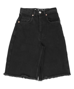 100% organic cotton. Raey models these blue organic-denim shorts on 1990s shapes reflected by the longline shape and raw-edge cuffs
