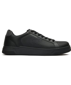 Zwarte Cruyff Terrace sneakers voor heren, gemaakt van synthetisch materiaal en een rubberen zool. Voorzien van: Cruyff-merk, cupzool en gewatteerde kraag.