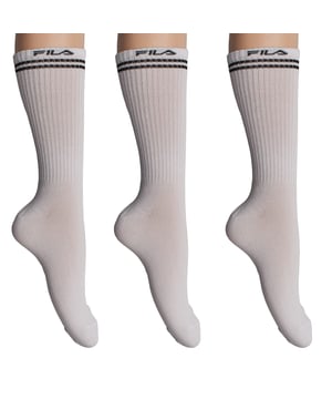 Este paquete de calcetines Fila combina un diseño retro con materiales modernos. Su construcción de fibra de bambú ofrece una suavidad extra, transpirabilidad y propiedades antibacterianas naturales, ideales para el uso diario.

 Detalles:
 - Diseño unisex de caña alta.
 - Puños acanalados.
 - Paquete de 3 pares.
 - Estilo deportivo con logo Fila bordado y rayas decorativas contrastantes.
 - Fabricado con fibra de bambú.
 - Alta capacidad de absorción de humedad.
 - Costuras suaves.
 - Adecuados para combinar con zapatillas, botas o calzado deportivo.

 Una elección perfecta para quienes buscan calcetines hasta la rodilla versátiles, suaves y duraderos, con el valor añadido de una tela sostenible como el bambú y el respaldo de una marca icónica como Fila.
 Composición: 62% Viscosa, 32% Poliéster, 4% Elastodieno, 2% Elastano
 Cuidado:
Lavar a máquina a un máximo de 30°C.
 No usar blanqueadores ni productos blanqueadores.
 No planchar.
 No limpiar en seco.
 Secar al aire o en secadora a baja temperatura.