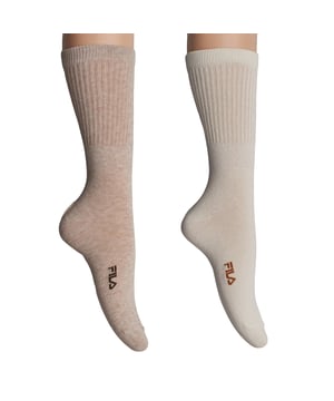 Este pack de calcetines Fila es perfecto para aquellos que valoran la simplicidad, la calidad y la comodidad diaria. Su diseño de caña alta acanalada proporciona un soporte sin presión, y su suave tejido se siente cómodo desde el primer uso.

Detalles:
- Composición con un alto porcentaje de algodón que proporciona suavidad natural y transpirabilidad.
- Modelo unisex, adecuado para hombres o mujeres.
- Caña alta con ribetes elásticos que mejoran el ajuste y la estabilidad.
- Logo de Fila bordado en el empeine.
- Pack funcional de dos pares.

Una opción básica y versátil con el sello de calidad de Fila. Ideal para aquellos que buscan calcetines altos cómodos, discretos y duraderos para cualquier ocasión. 
Composición: 88% Algodón, 11% Poliéster, 1% Elastano
Cuidado:
Lavar a máquina a un máximo de 30°C.
No usar blanqueadores ni blanqueadores.
No planchar.
No lavar en seco.
Secar al aire o en secadora a baja temperatura.