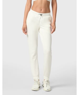 Diese Jogginghose ist der perfekte Begleiter, um Ihre Ziele zu erreichen. Komfort und Leistung ergänzen sich mit dem Stil von Plein Sport.   Viskose-Modal-Gewebe   Gummierter Aufnäher mit dem Markenemblem auf dem linken Bein   Elastischer Bund mit Kordelzug   Zwei Einschubtaschen   Untere Beine mit Gummizug