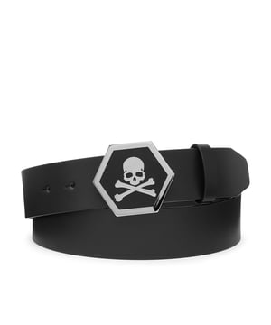 Leren riem. Metalen gesp met de iconische Hexagon en Skull&Bones. Leren voering. Hoogte: 4 cm.