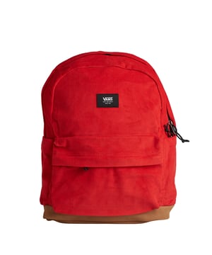De Old Skool Sport Rugzak is klaar om je mee te nemen op elk avontuur. Het veelzijdige ontwerp met twee compartimenten omvat een voorvak met organisatiepaneel, een laptopvak dat compatibel is met de meeste 15' apparaten, en een handige zijzak om je waterfles in te dragen. Kenmerkende details zoals de contrasterende suède bodem en het geweven logolabel geven een iconische merktoets aan dit klassieke ontwerp.

Details:
 - Één ruim hoofdcompartiment met ritssluiting.
 - Voorvak met organisatiepaneel.
 - Laptopvak geschikt voor de meeste 15' apparaten.
 - 2 Vakjes voor waterflessen.
 - Gewatteerde schouderbanden.
 - Suède onderpaneel.

Door de klassieke M1-stijl te combineren met een moderne twist, zorgt deze rugzak ervoor dat je er stijlvol uitziet en al je persoonlijke spullen veilig kunt meenemen. De M1 Old Skool sportrugzakmodellen worden niet alleen een accessoire, maar ook een onderdeel van je dagelijks leven. Met zijn grote binnenruimte, meerdere zakken en verstelbare banden is het een ideale keuze voor zowel studenten als volwassenen.
Afmetingen: 42,5 x 32,4 x 12,1 cm
Samenstelling: Buitenkant: 100% Gerecycled polyester; Voering: 100% Gerecycled polyester; Afwerking: 100% Leer.
Onderhoud:
Reinigen met een vochtige doek en neutrale zeep.
Niet onderdompelen of in de wasmachine gebruiken.
Borstel het suède met een zachte borstel.
Drogen in de schaduw, nooit met directe hitte.
