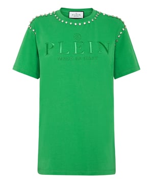 con cristales  Una camiseta lisa de cuello redondo también puede personificar la singularidad y el estilo. Mire esta versión recortada de jersey de algodón decorada con... Descubra más.  Jersey de algodón suave   Las letras de la marca bordadas en la parte delantera   Escote y hombros enjoyados   Costura de pespunte doble   Corte: Over