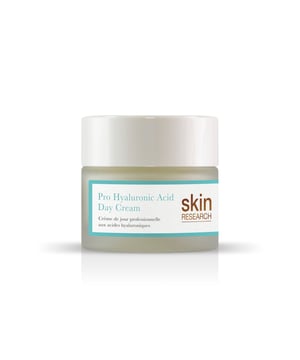 This facial moisturiser is a powerful hydrator that enhances skin elasticity and protects against environmental influences. With key ingredients like Hyaluronic Acid and Aloe Vera, it provides ultimate hydration, soothes inflammation, and offers antioxidant properties. Suitable for all skin types, especially dry skin, it nourishes and protects skin cells, promoting a smooth and soft appearance while preventing environmental damage.