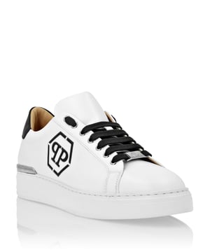 Elegant uniqueness for your free time with these leather lo-top sneakers. Check out the details.   Nappa upper   Contrasting leather collar   Lacing matching with the collar   PP Hexagon printed on the outer quarter   Nickel-plated heel stabilizer   Moulded outsole    Inner lining and removable insole
