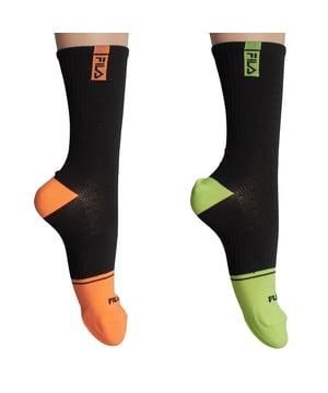 Diseñados para ofrecer el máximo rendimiento en la bicicleta, estos calcetines Fila de caña alta unisex combinan soporte, transpirabilidad y un estilo deportivo. Ideales para ciclismo en carretera, mountain biking o entrenamiento en interiores, se adaptan perfectamente a tu pie para apoyarte en cada pedalada.

Detalles:
- Modelo largo diseñado para ciclismo.
- Estructura para pie izquierdo y derecho.
- Pierna elástica para una mayor compresión.
- Fabricados con material ligero con propiedades de secado rápido.
- Paquete de 2 pares.
- Logo de Fila bordado.
- Paneles reforzados alrededor del dedo del pie y el talón.
- Tela elástica y ligera.

Un paquete funcional y versátil de calcetines para ciclistas que buscan comodidad, rendimiento y estilo en cada paseo. Apto tanto para hombres como para mujeres gracias a su diseño unisex y ajuste técnico. 
Composición: 98% Poliéster, 2% Elastano 
Cuidado:
Lavar a máquina a un máximo de 30°C. 
No usar blanqueador ni blanqueadores. 
No planchar. 
No limpiar en seco. 
Secar al aire o en secadora a baja temperatura.