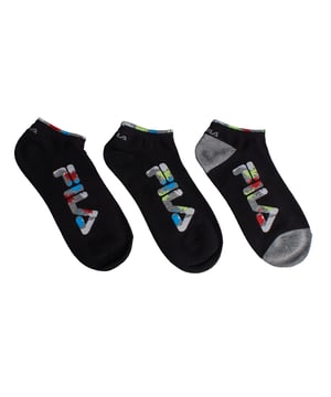 Erfrischen Sie Ihre Sockenschublade mit diesem lebendigen Drei-Pack Fila Sneakersocken, die speziell für Komfort und einen modernen, sportlichen Look entwickelt wurden. Ideal für Ihre täglichen Routinen, Workouts oder einfach für einen lässigen, urbanen Look.

Details:
- Baumwolle.
- Sportliches Design.
- Besticktes Fila-Logo.
- Knöchel-Schnitt, unsichtbar.
- Elastischer Bund.
- Verschiedene Farben.
- Ideal für Sport oder lässigen Gebrauch.

Dieses Pack Fila Sneakersocken ist die perfekte Wahl für diejenigen, die Komfort schätzen, ohne auf Stil zu verzichten. Mit ihrem attraktiven Design, hochwertigen Materialien und idealer Passform sind sie die perfekte Ergänzung für Ihr aktives Alltagsleben.
Zusammensetzung: 68% Baumwolle, 31% Polyester, 1% Elasthan
Pflege:
Maschinenwäsche bei maximal 30°C. 
Nicht bleichen oder aufhellen. 
Nicht bügeln. 
Nicht chemisch reinigen. 
An der Luft trocknen oder bei niedriger Temperatur im Trockner trocknen.