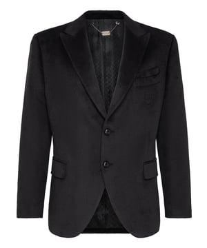 Preciosa y clásica, esta chaqueta de dos botones con solapa de pico está confeccionada en seda pura. El bolsillo doble del pecho está adornado con el emblema de la firma bordado. Dos bolsillos con solapa. Botones de cuerno con logotipo. Dos aberturas en la parte posterior. Forro interior. Corte: Tailored.