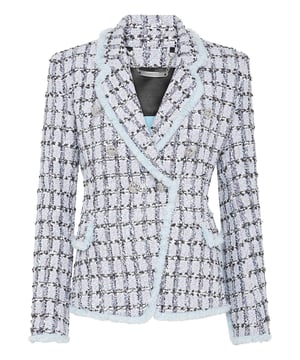 ¿Estilo chic y rockero? Aquí está la chaqueta para Usted. Hemos reimaginado el tweed según el estilo de Plein. Mire los detalles.   Tweed de mezcla de poliéster   Botonadura doble, botones de joya metálicos delanteros asimétricos   Dos bolsillos con solapa   Dobladillos con flecos   Forro de tela monocolor   Ajuste a la figura