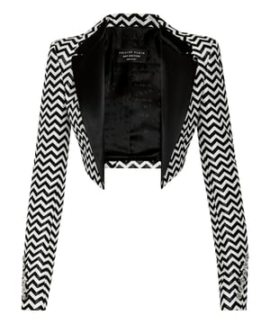 Philipp Plein ha diseñado esta chaqueta bolero para sus eventos especiales. La prenda está confeccionada en un tejido de seda jacquard con estampado chevron. Solapa de satén en color de contraste. Botones joya metálicos en los puños. Forro interior.