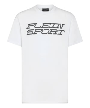Plein Sport te da la oportunidad de destacar también mientras entrenas duro. Echa un vistazo a este nuevo top sin mangas con los emblemáticos emblemas de la marca.   Máxima comodidad gracias a la flexibilidad natural del jersey de algodón.   Estampado de la marca en la parte delantera   Estampados digitales de la marca y del tigre en la espalda   Escote de punto elástico   Dobladillos cosidos a dos agujas"