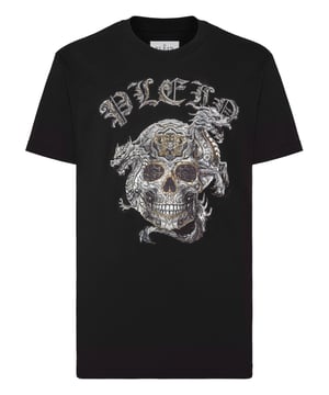 mit Schmucksteinen  Mit diesem exklusiven Baumwoll-T-Shirt verleihen Sie Ihren Outfits einen Hauch von Einzigartigkeit. Schauen Sie sich die Details an.   Baumwoll-Jersey   Musterdrucke mit Strasssteinen auf der Vorderseite   PP Hexagon Logo auf einem Lederpatch aus Safran   Rippenstrick am Halsausschnitt   Zwei-Nadel-Nähte
