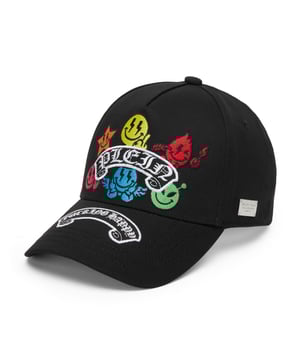 Elevate your outfit with the baseball cap featuring colorful embroidery. Find out more.   Cotton twill   Colorful Smiles embroidered on the peak   Embroidery under the visor   Adjustable velcro strap on the back