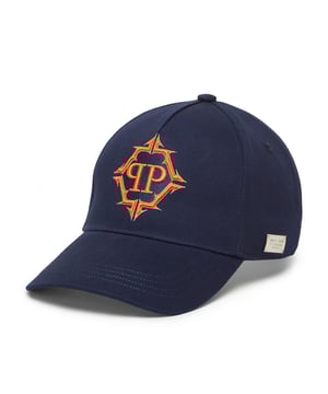 Frischen Sie Ihren Look mit der Baseballkappe mit dem ikonischen Symbol der Marke auf. Erfahren Sie mehr.   Baumwollköper   Gesticktes PP-Sechseck auf der Vorderseite   Gestickter Schriftzug im Gothic-Stil auf der Schirmunterseite   Regulierbarer Klettverschluss   Innennähte mit Jacquard-Logo-Band abgedeckt