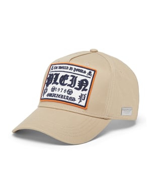 Anime su look con la gorra de béisbol decorada con el símbolo icónico de la marca. Más información.   Sarga de algodón   Marca bordada en el parche cosido en la parte delantera   Letras bordadas en la parte trasera   Correa de velcro bordada y ajustable   Costuras interiores cubiertas con cinta jacquard con logotipo