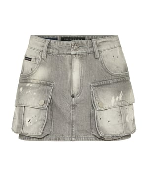 Casual style belongs to this denim cargo miniskirt. Check out its distinctive details.   Denim   Used effect   Two bellows pockets with flaps   Logoed patch sewn on the right rear pocket    Metal jewel single button