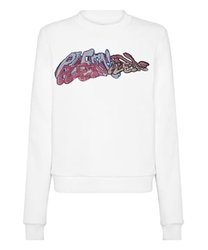 Define su estilo con un toque de personalidad. Eche un vistazo a este jersey de cuello redondo de tejido polar con detalles distintivos.   Suave forro polar de algodón  Estampado Bombing Graffiti multicolor con pedrería en la parte delantera   Hexágono de PP sobre una insignia de cuero saffian cosida en el canesú   Dobladillos de punto acanalado.   Ajuste: Regular