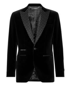 mit Schmucksteinen  Lust auf einen Glam-Look? Dann empfehlen wir Ihnen diesen Abendblazer aus Baumwollsamt mit einem Revers, das mit Strassstein-Applikationen verziert ist. Entdecken Sie unsere liebevollen Details, wie die Satinverzierungen. Schlitztaschen. Doppelter Schlitz. Innenfutter aus Satin mit Logo.