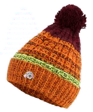GUGGEN Berghoed K109

STIJLVOLLE en GEZELLIG WARME gebreide muts met FLEECE VOERING van GUGGEN MOUNTAIN. De mutsen zijn voorzien van een zachte, comfortabele gedeeltelijke voering (de voering zit op oorhoogte, net als een hoofdband).

UNISEX en ONE-SIZE (one size fits all) hoed past de meeste mensen perfect, dankzij het hoogwaardige elastische materiaal van dit model.

100% polyacryl; Voering 100% polyester

Modelnummer: K109

De dop is gemaakt van eersteklas POLYACRYL dat de volgende eigenschappen combineert: COMFORT, ELASTICITEIT en ADEMEND VERMOGEN. De stof is zeer zacht en voelt prettig aan op de huid.

Deze dames- of herenmuts is GEMAKKELIJK te COMBINEREN met andere winterkleding. Of u de pet nu draagt ​​bij casual streetwear, vrijetijdskleding, werkkleding of sportkleding: de pet zit perfect en is een stijlvol accessoire.

Dameshoeden en herenhoeden zijn het IDEALE CADEAU voor uw dierbaren. Deze hoed is voor iedereen geschikt, vooral op koude dagen in de lente, herfst of winter.