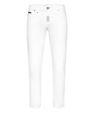 Vergessen Sie die Routine und wählen Sie etwas völlig Originelles wie diese Jeans mit starkem Charakter.                                                                 Denim mit Used-Effekt   Einzelner Metallknopf   Aufgenähter Logoaufnäher auf der Rückseite   Passform: Skinny