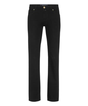 Añada algo informal y original a su atuendo. Le sugerimos estos pantalones vaqueros de 5 bolsillos. Descubra más.                                                               Tejido vaquero lavado a la piedra  Monograma bordado en los bolsillos traseros  Etiqueta con Marca cosida en la parte trasera de la cintura  Botón metálico sencillo  Costuras y tachuelas a tono  Ajuste: Regular