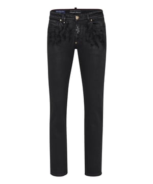 Básico y de líneas limpias, el pantalón de cinco bolsillos en denim de color es el go-to perfecto para muchas ocasiones....    Tejido vaquero lavado a la piedra con desgaste por el uso   Hexágono de PP en un parche de cuero saffiano cosido en el bolsillo trasero derecho   Botón metálico único   Ajuste: Super Straight