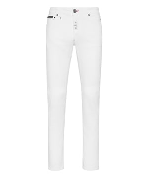 Für Ihr Outfit empfehlen wir diese 5-Pocket-Hose aus Denim mit dem kultigen PP-Hexagon.                                                                Stretch-Denim mit Steinwaschung   Einzelner Hexagon-Metallknopf am Bund   PP Hexagon auf einem Lederabzeichen auf der rechten Gesäßtasche aufgenäht   Hexagon-Nieten aus Metall   Passform: Straight Premium
