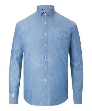 Camisa de chambray de algodón enriquecida con letras galvánicas doradas Billionaire situadas en el canesú trasero. Escudo estampado en el pecho izquierdo. Cuello con varillas desmontables. Botones cuadrados de nácar. Corte plateado.