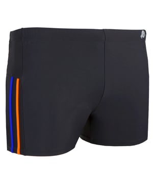 GUGGEN MOUNTAIN heren boxer zwembroek – sportief, comfortabel, modern

Met de boxerzwembroek van GUGGEN MOUNTAIN bent u perfect uitgerust voor uw volgende duik in het koele water. Deze nauwsluitende zwemshorts overtuigen door hun optimale pasvorm, hoog draagcomfort en sportieve, moderne design – ideaal voor zwemmers, surfers en alle actieve mannen.

Gemaakt van 85% polyester en 15% elastaan, biedt het de perfecte balans tussen flexibiliteit, duurzaamheid en ademend vermogen. Het polyester binnenmateriaal zorgt voor een aangenaam gevoel op de huid, ook bij langdurig dragen. Dankzij de elastische afwerking zit de zwemshort als een tweede huid, zonder te knellen – voor maximale bewegingsvrijheid in het water.

Het tijdloze en toch trendy design van het merk GUGGEN MOUNTAIN onderstreept uw ​​actieve levensstijl en maakt deze zwemshorts de perfecte metgezel voor het zwembad, het strand en sportieve activiteiten.

Materiaal:
Buitenmateriaal: 85% polyester, 15% elastaan
Binnenmateriaal: Polyester
Wasvoorschriften: Machinewas op 30 °C