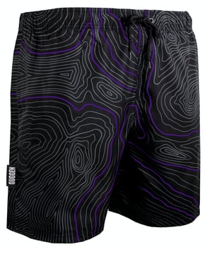 Ontdek de hoogwaardige zwembroeken van GUGGEN MOUNTAIN, perfect voor ontspannen dagen op het strand en actieve watersportavonturen. Gemaakt van 100% polyester, overtuigt het door het snel drogende materiaal en de bijzonder duurzame afwerking – ideaal voor dagelijks gebruik in het water en op het land.

Voor extra draagcomfort zorgen de geïntegreerde binnenbroek van scheurvast meshmateriaal en de twee praktische zijzakken – allemaal voorzien van robuuste dubbele naden. De brede elastische tailleband met trekkoord garandeert optimale ondersteuning bij elke beweging – of het nu gaat om zwemmen, surfen of beachvolleybal.

Met hun moderne en sportieve design zijn deze zwemshorts niet alleen functioneel, maar ook een echte blikvanger – helemaal in de stijl van GUGGEN MOUNTAIN.

Wasvoorschriften: Wasbaar op 30 °C