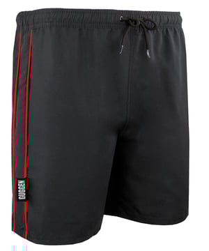 GUGGEN MOUNTAIN Herren Badehose – Musterwechselnder Effekt für deinen Sommer-Look

Mit dieser Badehose von GUGGEN MOUNTAIN wird dein Strandauftritt zum echten Highlight: Das moderne Muster wechselt bei Nässe – ein cooler Effekt, der garantiert für Aufsehen sorgt! Ob am Pool, am Meer oder beim Wassersport – diese Badehose vereint Innovation, Komfort und Stil in einem.

Gefertigt aus 100% hochwertigem Polyester, ist sie besonders langlebig und trocknet extrem schnell – ideal für aktive Tage im Wasser. Die integrierte Innenhose aus reißfestem Netzgewebe mit Doppelnaht sorgt für zusätzliche Stabilität und ein angenehmes Tragegefühl.

Der breite Bund mit Kordelzug garantiert perfekten Halt – auch bei sportlicher Bewegung wie Surfen, Schwimmen, Beachvolleyball oder SUP. Dank des trendigen, sportlichen Designs der Marke GUGGEN MOUNTAIN bist du nicht nur funktional, sondern auch stilvoll unterwegs.

Pflegehinweis: Waschbar bei 30 °C