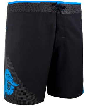 GUGGEN MOUNTAIN Herren Badehose – Perfekt für Sport und Strand

Die GUGGEN MOUNTAIN Badehose vereint Funktionalität, Komfort und stylisches Design – die ideale Wahl für aktive Männer, die im Wasser und an Land eine gute Figur machen möchten.

Gefertigt aus einem hochwertigen Materialmix aus 95% Polyester und 5% Elasthan, ist die Boardshort besonders elastisch, schnelltrocknend und langlebig. Dank des Verzichts auf ein Innennetz bietet sie ein besonders angenehmes Tragegefühl, selbst bei intensiven Sportarten wie Surfen, Kiten oder Beachvolleyball.

Ein weiteres Highlight: Die praktische Gesäßtasche mit nahtlosem Reißverschluss – perfekt für kleine Wertsachen, die sicher verstaut werden müssen.

Der breite Bund mit Kordelzug sorgt für einen sicheren Sitz in jeder Bewegungssituation – ob beim Schwimmen, Sport oder einfach beim Relaxen.

Das moderne, sportliche Design im Stil von GUGGEN MOUNTAIN macht diese Badehose zu einem echten Hingucker am Strand oder Pool.

Pflegehinweis: Waschbar bei 30 °C