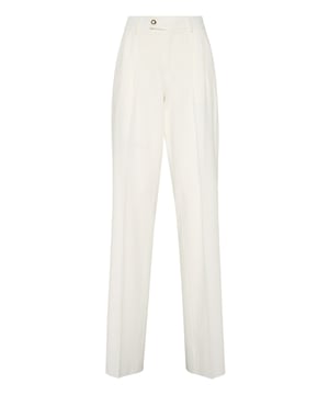 La elegancia de los pantalones de oficina es indiscutible. Vea este modelo diseñado para la nueva temporada.   Mezcla de lana ligera   Cintura con botón de fewel   Bolsillos con aberturas   Doble pliegue delantero