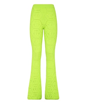 Einzigartigkeit und Stil können auch in einer Strickhose gefunden werden. Sehen Sie sich diese Schlaghose an, die aus einem weichen, fluoreszierenden Baumwollmischgarn gefertigt ist. Erfahren Sie mehr.  Gestrickte Baumwollmischung  Spitzenstich-Strick Monogramm all over   Gefütterter, elastischer Bund  Rippstrickbündchen  Passform: Schlaghose High Rise