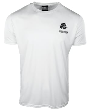 Dieses Funktionsshirt ist die perfekte Wahl für alle Hobby- und Profisportler, die einen perfekten Mix aus einer hohen Atmungsaktivität und maximaler Bewegungsfreiheit genießen möchten. Hier werden nicht nur modische, sondern auch funktionale Ansprüche auf einem hohen Niveau erfüllt. Erlebe, wie einfach es sein kann, einen exzellenten Nutzerkomfort mit ansprechender Mode zu verbinden und integriere diesen Allrounder in dein sportliches Portfolio. Du profitierst hier nicht nur von einer hochwertigen Verarbeitung und komfortablen Materialien, sondern auch von einer schnellen Trocknung und einem leichten Eigengewicht dieses Accessoires. Aufgrund der vielen positiven Eigenschaften eignet sich dieses Funktionsshirt nicht nur für Wanderausflüge, sondern kann auch hervorragend im Zusammenhang mit Laufen, Joggen, Bergsteigen und fast allen anderen Sportarten genutzt werden. Der aufkommende Schweiß wird optimal absorbiert und der Nutzerkomfort -auch bei wärmeren Temperaturen- gesteigert.

Eigenschaften:?Hochwertige GUGGEN Mountain Qualität - Das Herren Funktionsshirt trocknet sehr schnell und vermittelt ein äußerst angenehmes natürliches Tragegefühl für ein unübertroffenen Tragekomfort.
Das GUGGEN Mountain Cool Dry System transportiert den Schweiß vom Körper weg und sorgt für höchsten Komfort.
100% Polyester
Pflegehinweis: 30 C

Das Fitness Funktions- T-Shirt ist besonders für Outdoor Aktivitäten, wie Laufen, Wandern, Bergsteigen, Klettern, Radfahren aber auch für Yoga und Fitness Trainings jeglicher Art bestens geeignet.

Das Herren Freizeit- und Funktions-T-Shirt für Männer die sich von dem ansprechenden modernen und trendigen Design der Marke GUGGEN MOUNTAIN begeistern lassen wollen.

PASSFORM: Regular Fit - unser Model ist 1,80 m groß und trägt die Größe L. Wenn du es gewöhnlich lieber etwas luftig hast, dann bestell im Zeifel eine Nummer größer. Das atmungsaktive Performance T-Shirt ist aus 100% Polyester.