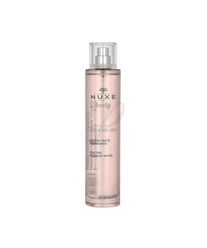 RÊVE DE THÉ es un agua perfumada exaltante de Nuxe. Esta fragancia, con propiedades revitalizantes y energizantes, despierta los sentidos gracias a su cautivadora mezcla de Ruibarbo, Té Verde y Hierbas Frescas. Su fresca y vibrante estela envuelve la piel en un halo de bienestar, brindando una sensación de frescura. El 91 %* de las mujeres expresa una notable sensación de frescura y una piel suavizada. *Estudio realizado con 63 voluntarias, porcentaje de satisfacción inmediatamente después de la aplicación. Formulada y elaborada en Francia.