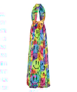 Realce su silueta con el vestido original de noche drapeado de gasa embellecido con... descubra cada detalle.   Gasa de poliéster con estampado integral de hilo de lúrex con Smiles multicolor   Cuello halter con botón oculto y escote y espalda hundidos   Cinturón cosido en la cintura   Abertura alta a la izquierda    Cierre de cremallera invisible en el centro de la espalda