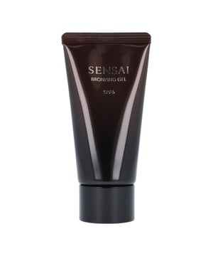 Este gel, que consiste en un 70% de agua, tiene una textura muy refrescante. Su función principal es hidratar y resguardar la piel, dejando en el rostro una sutil capa bronceada con un acabado suave. Se recomienda su aplicación utilizando el GEL BRUSH sobre el maquillaje. Se ofrece en tres diferentes tonalidades.