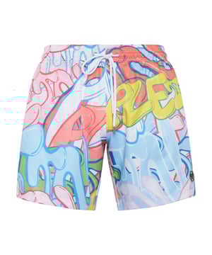 Personalice también su look de tiempo libre. Le sugerimos estos boxers de natación con un colorido estampado estilo Graffiti.    Nylon con estampado de Graffiti multicolor.    Cintura elástica con cordón de ajuste    Parche de goma con hexágono de PP cosido en la pernera izquierda    Dos bolsillos con aberturas    Forro interior de malla
