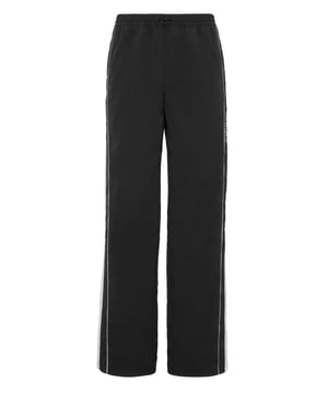 Estos joggers son el complemento perfecto para alcanzar tus objetivos. Comodidad y rendimiento se suman al estilo de Plein Sport.   Nylon elástico   Inserciones de color en contraste   Estampados   Ribetes reflectantes   Cintura elástica con cordón   Bolsillos con aberturas   Corte holgado.