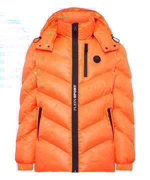 Echa un vistazo a esta chaqueta con capucha acolchada y aislante adecuada para después del entrenamiento. Cálida, ligera y con una protección óptima.   Nylon mate, acolchado   El icónico Tigre bordado en la espalda   Capucha desmontable   Cierre de cremallera impermeable con logotipo en la parte delantera  Cierres de cremallera impermeables en los bolsillos  Parche de silicona con logotipo cosido en el pecho izquierdo   Dobladillos elásticos   Cola de pez   Forro interior   Aislamiento sintético