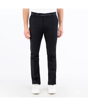 Laat je karakter zien met de broek van BIKKEMBERGS: strakke lijnen, een nauwkeurige snit en een urban touch die het verschil maakt.